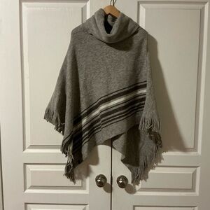 Roots Gray Fringe Poncho, O/S